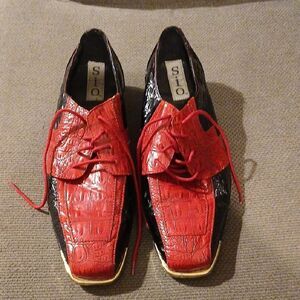 Men's Red & Black Faux Crocodile Pattern Shoes With Gold Tips & Heel Accent LL3